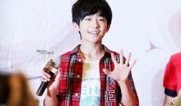 娱乐圈吃瓜talk易烊千玺,娱乐圈的瓜田，他的成长与蜕变